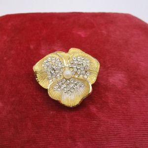 Vintage BSK Signed Goldtone Rhinestone Pansy Flower Brooch with Pearl